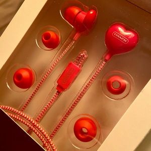 Coach Heart Earbuds New In Box Pink Love